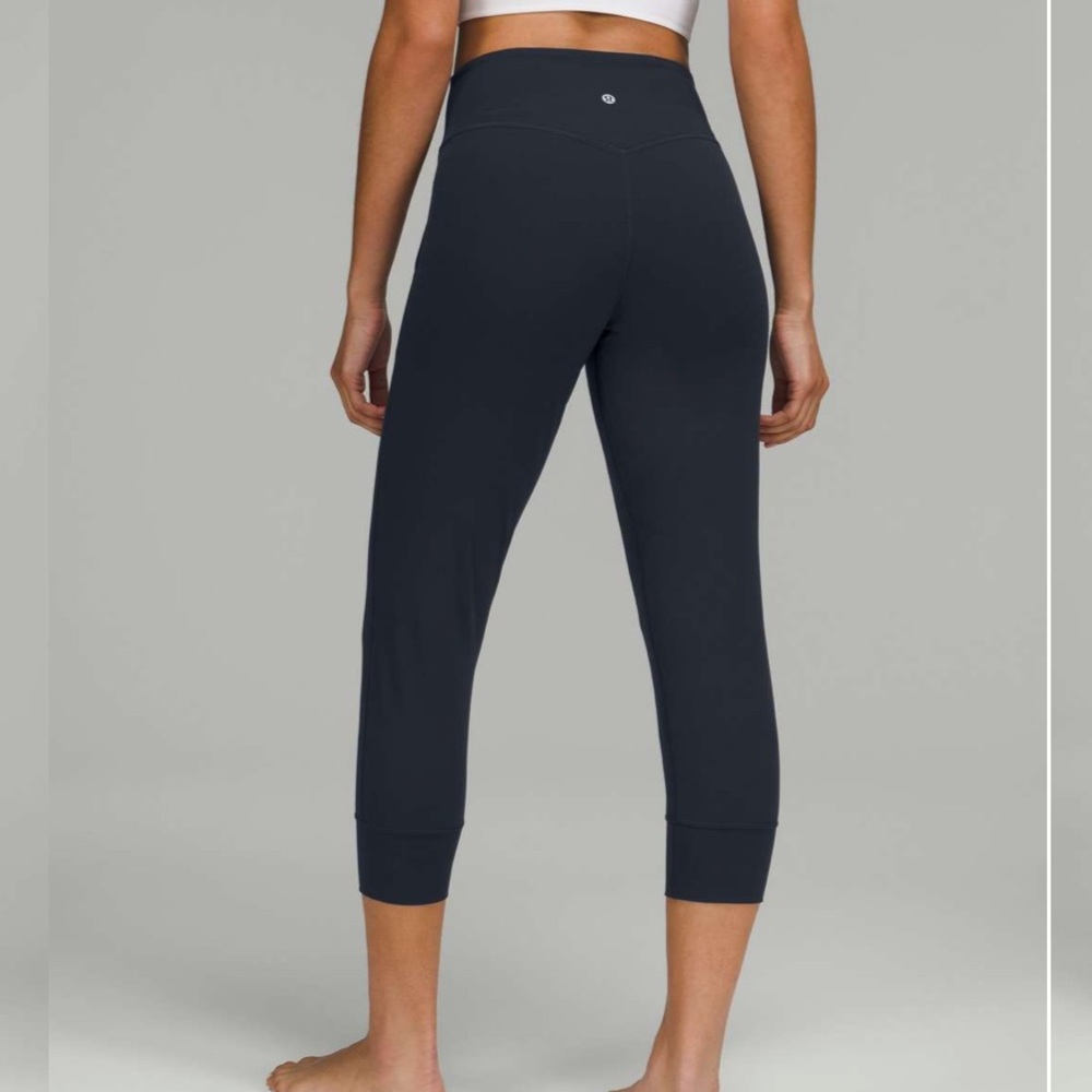 Lululemon Align High-Rise Cropped
Jogger
True Navy